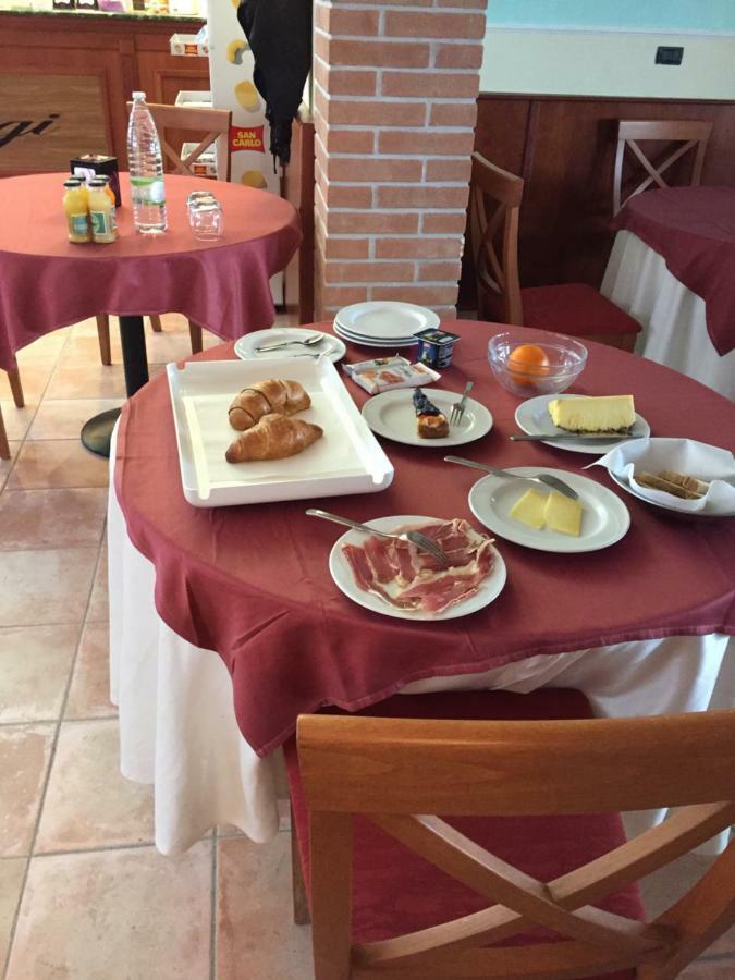 צ'לנו Albergo "Da Gigi" מראה חיצוני תמונה